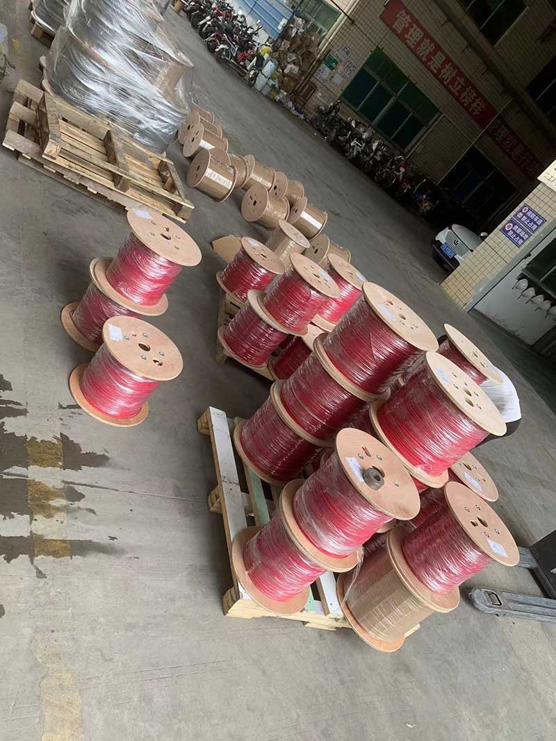 “DTS数据采集卡的工作温度是多少？”
