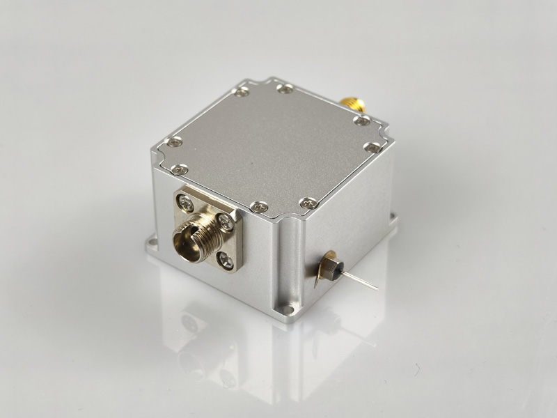 PD11 系列光电探测器是一款AC耦合的光电探测器。